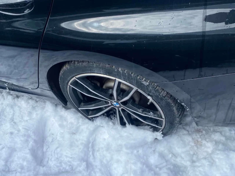 BMW 330 *  xDrive * М-пакет* ШИБИДАХ* ПОДГРЕВИ* , снимка 13 - Автомобили и джипове - 53528028