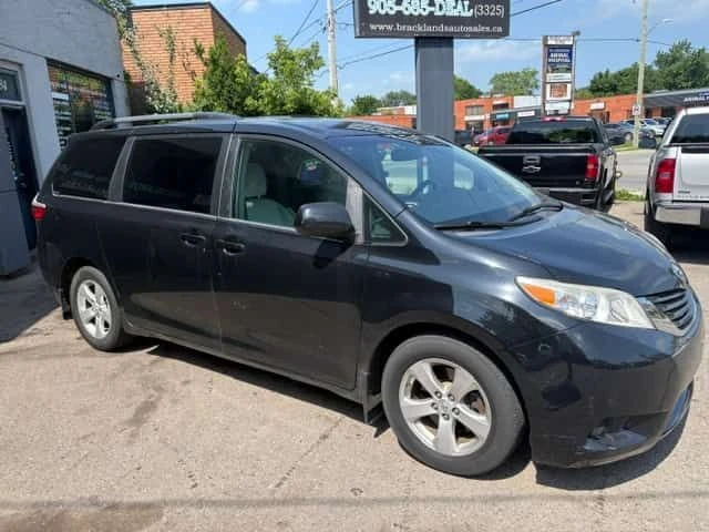 Toyota Sienna * LE * АВТОКРЕДИТ БЕЗ ПЪРВОНАЧАЛНА ВНОСКА* , снимка 3 - Автомобили и джипове - 55401462