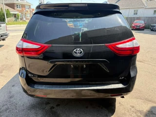 Toyota Sienna * LE * АВТОКРЕДИТ БЕЗ ПЪРВОНАЧАЛНА ВНОСКА* , снимка 4 - Автомобили и джипове - 55401462
