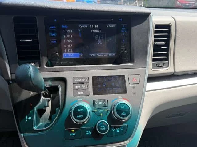 Toyota Sienna * LE * АВТОКРЕДИТ БЕЗ ПЪРВОНАЧАЛНА ВНОСКА* , снимка 9 - Автомобили и джипове - 55401462