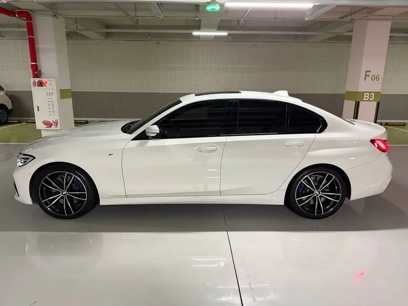 BMW 330 I xDrive M Sports, снимка 6 - Автомобили и джипове - 55830859