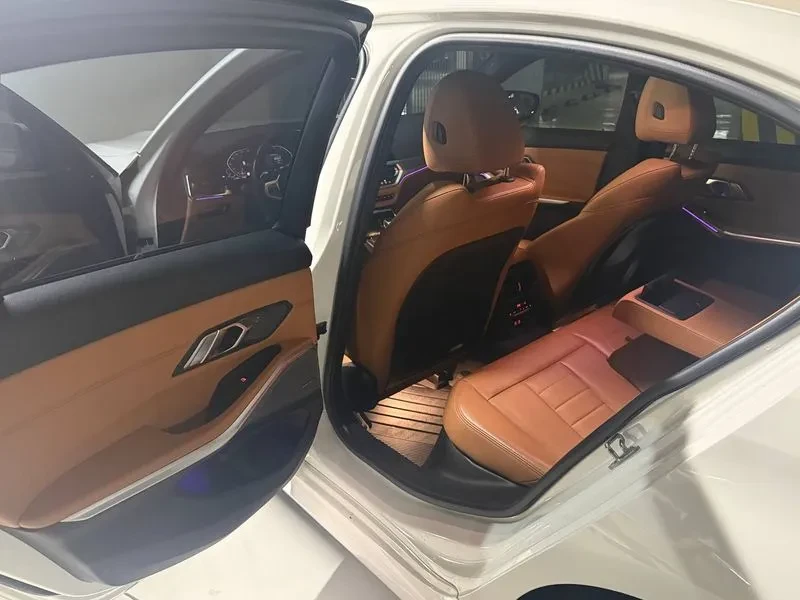 BMW 330 I xDrive M Sports, снимка 17 - Автомобили и джипове - 55830859