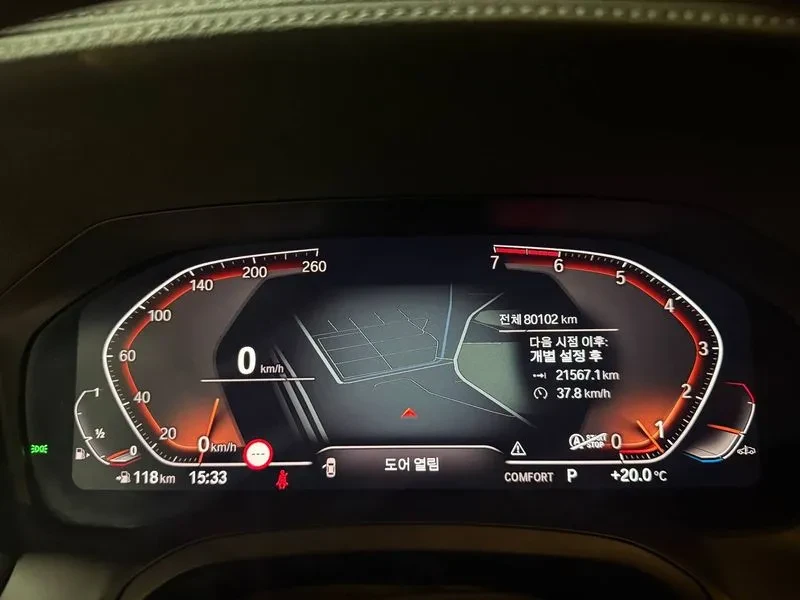 BMW 330 I xDrive M Sports, снимка 8 - Автомобили и джипове - 55830859