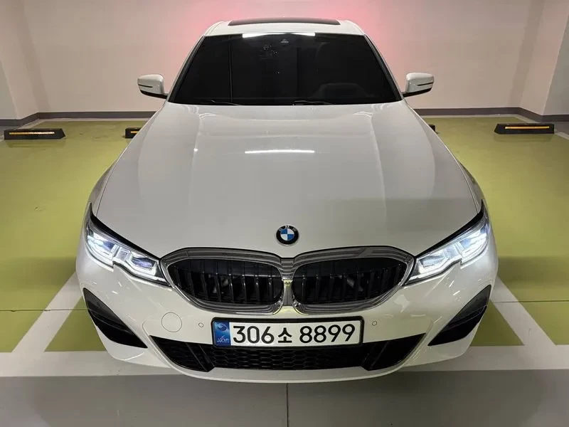 BMW 330 I xDrive M Sports, снимка 14 - Автомобили и джипове - 55830859