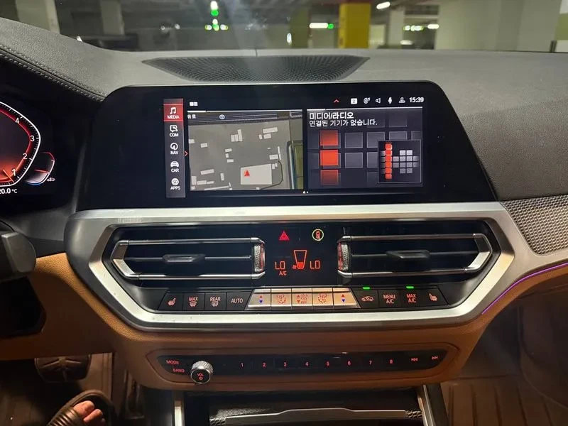 BMW 330 I xDrive M Sports, снимка 9 - Автомобили и джипове - 55830859