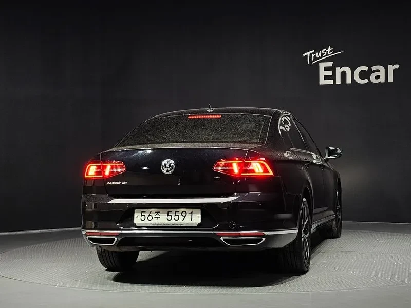 VW Passat 2.0 Tdi Premium, снимка 4 - Автомобили и джипове - 56656503