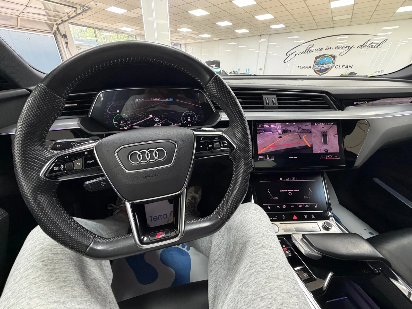 Audi E-Tron 55 Quattro 3хS-line| 408к.с.| B&О| Панорама| , снимка 14 - Автомобили и джипове - 54487267