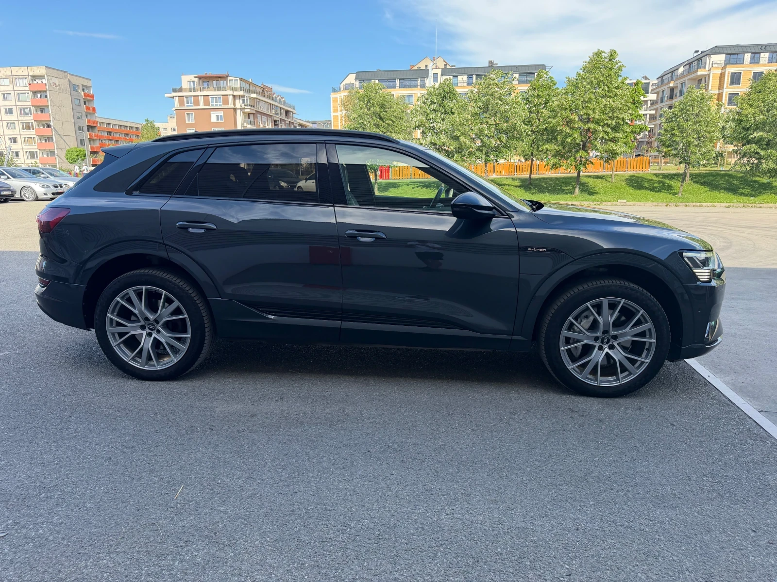 Audi E-Tron 55 Quattro 95% SOH  3хS-line| 408к.с.| B&О| , снимка 4 - Автомобили и джипове - 54665427