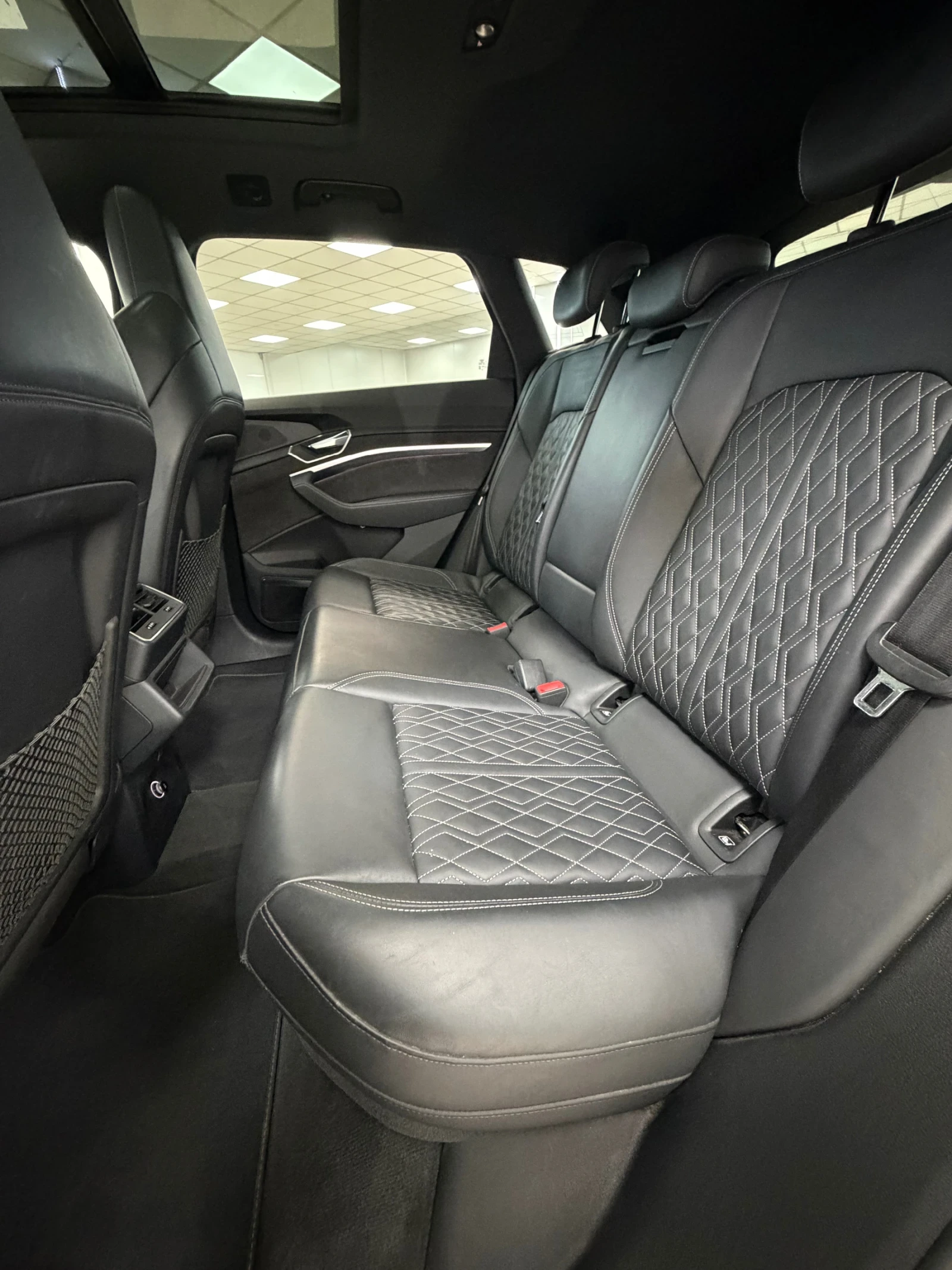 Audi E-Tron 55 Quattro 3хS-line| 408к.с.| B&О| Панорама| , снимка 9 - Автомобили и джипове - 54487267