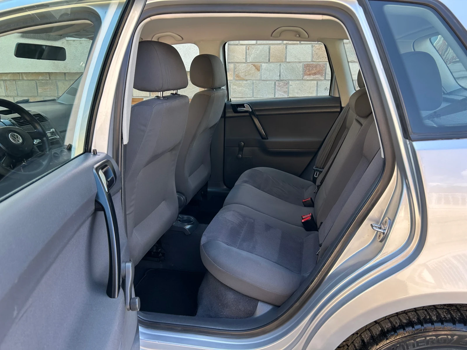 VW Polo 1.2i КЛИМАТИК - изображение 10