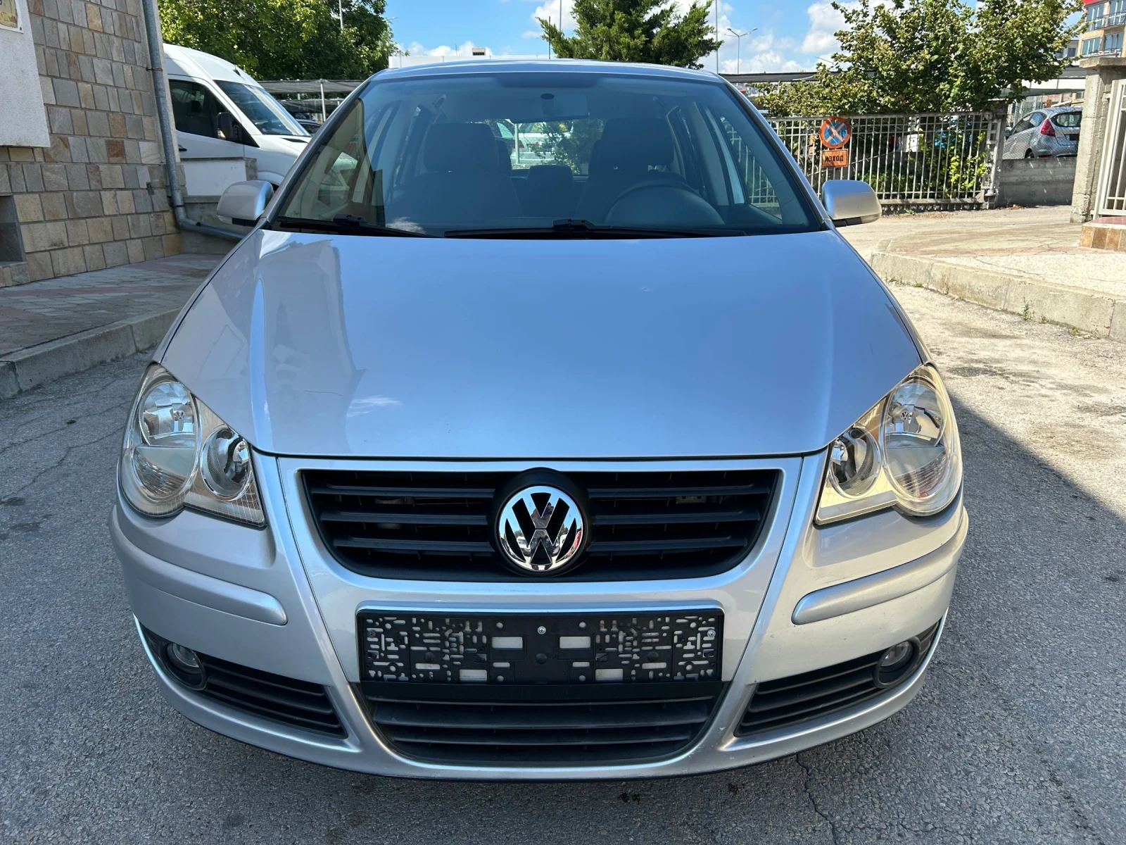 VW Polo 1.2i КЛИМАТИК - изображение 2