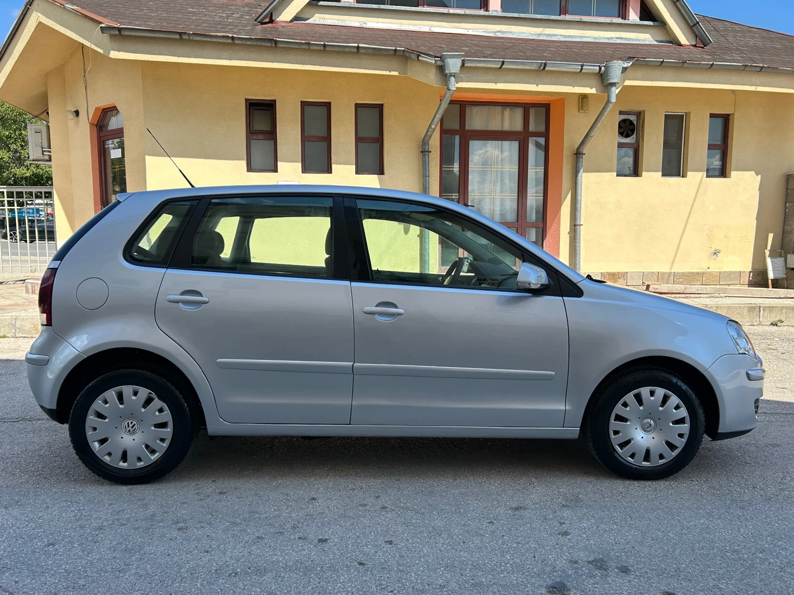 VW Polo 1.2i КЛИМАТИК - изображение 4