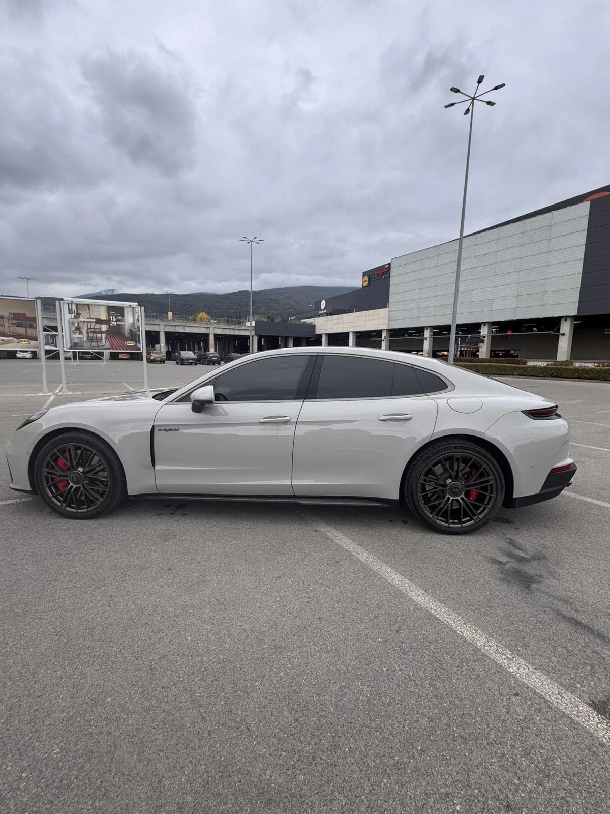 Porsche Panamera turbo E-HYBRID  - изображение 4