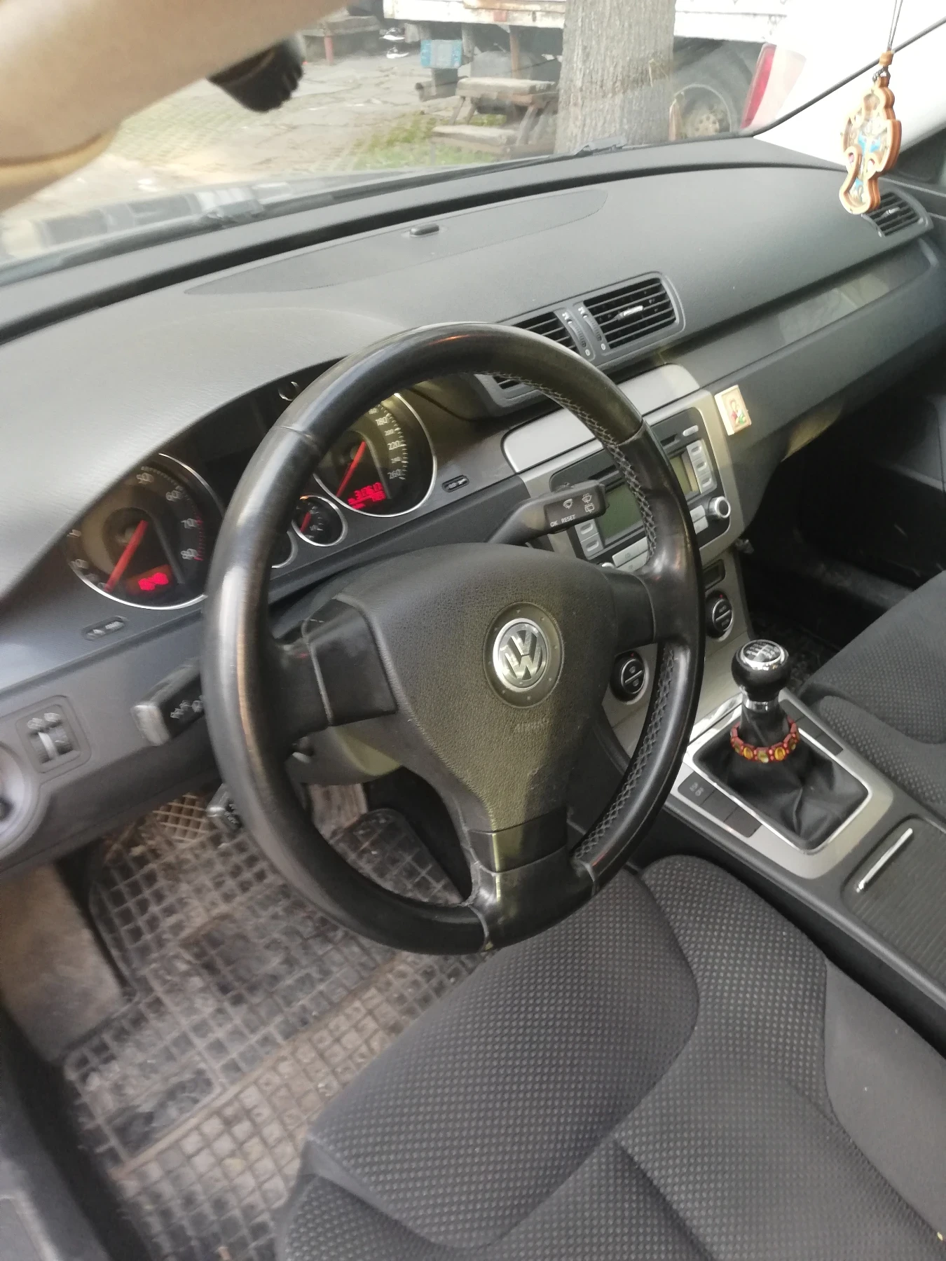 VW Passat 2.0 - изображение 7