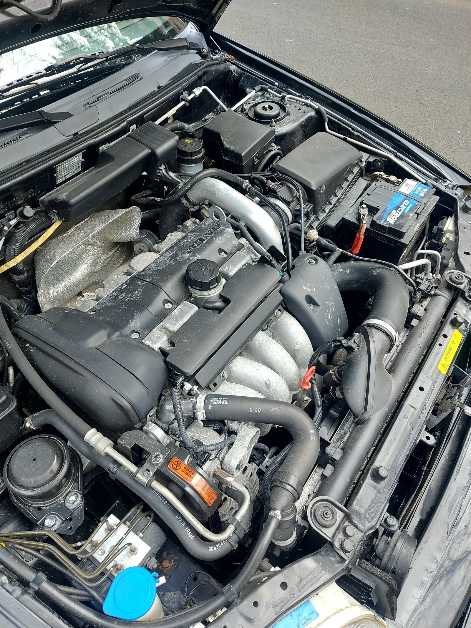 Volvo V40  - изображение 7