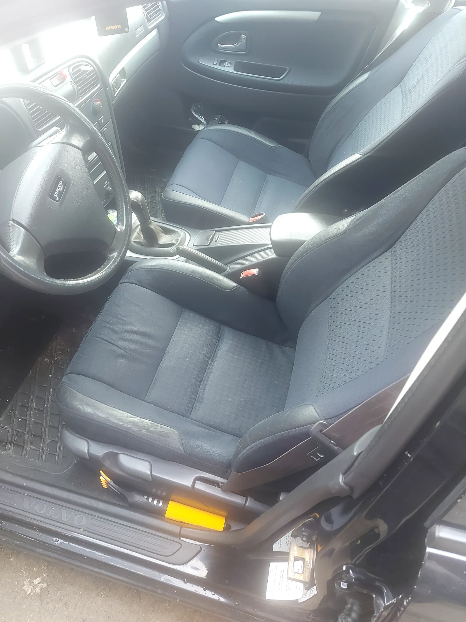 Volvo V40  - изображение 2