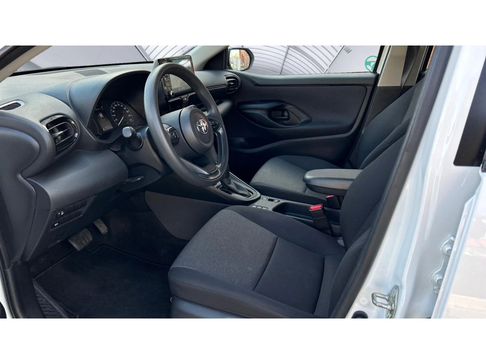 Toyota Yaris 1.5 HSD, ������� ������ �� 194   | Mobile.bg � ����������� 11