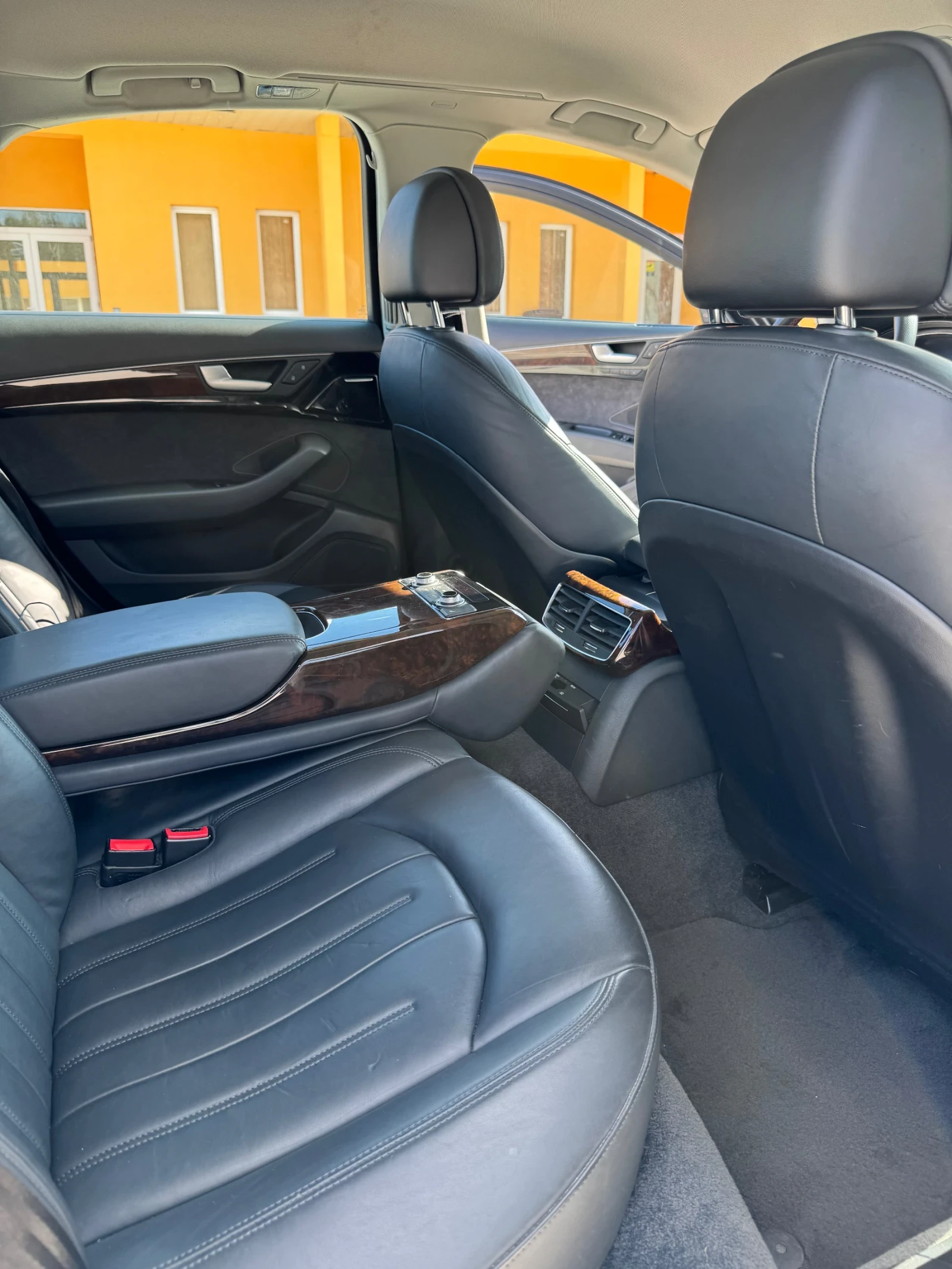 Audi A8 3.0tdi / MATRIX / ОБСЛУЖЕНА / CARPLAY, снимка 13 - Автомобили и джипове - 54011196