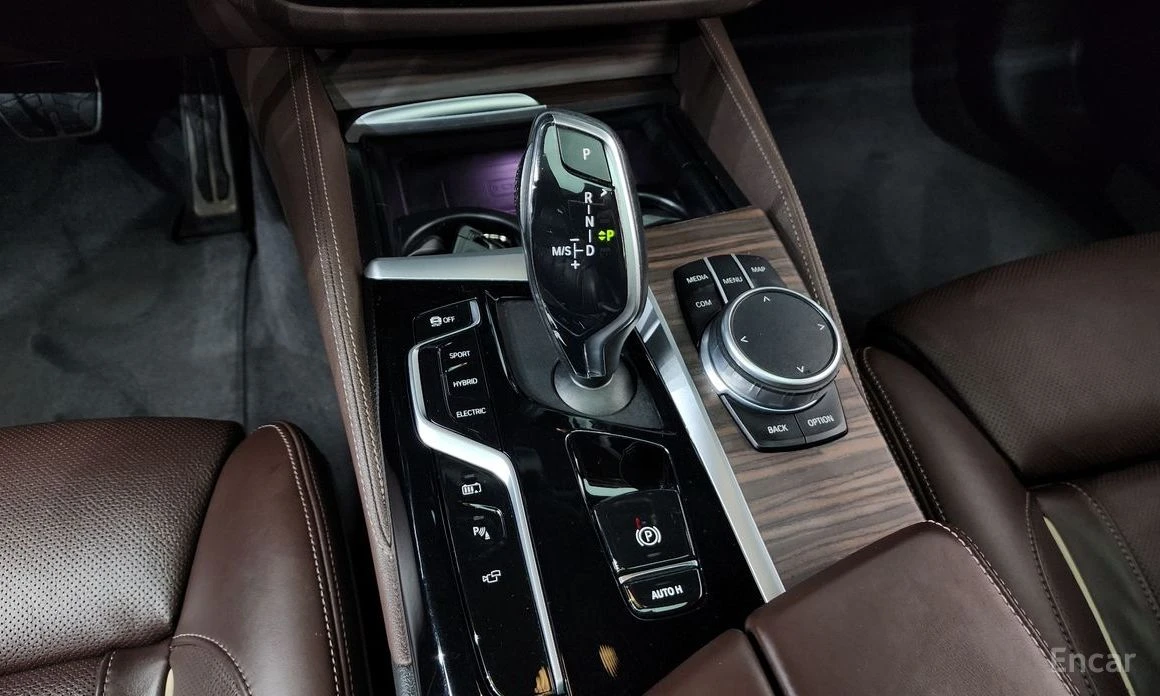 BMW 530E M-Pack* HARMAN KARDON* 360 CAM* HEAD-UP* , снимка 14 - Автомобили и джипове - 53850161