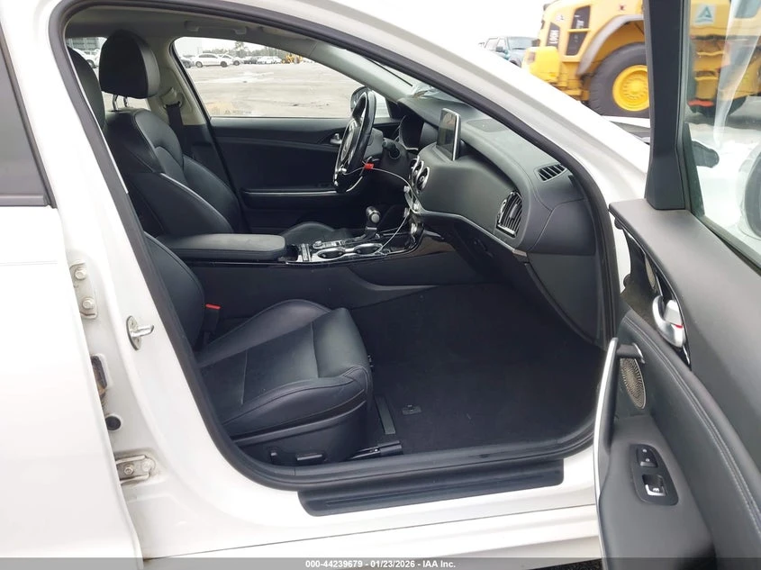 Kia Stinger 2l Premium, снимка 5 - Автомобили и джипове - 53905555