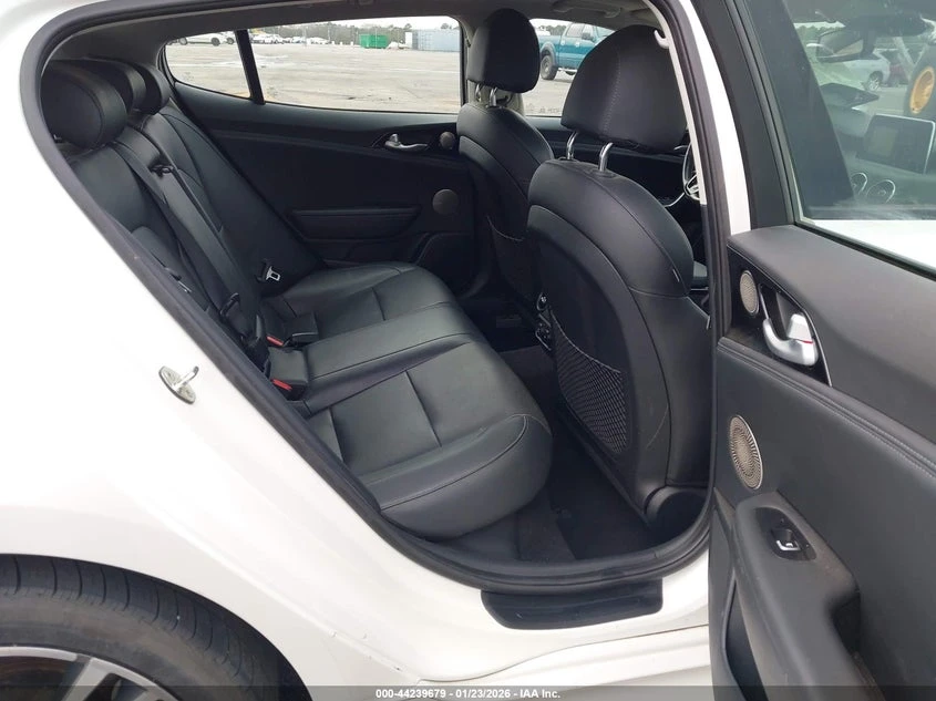 Kia Stinger 2l Premium, снимка 8 - Автомобили и джипове - 53905555