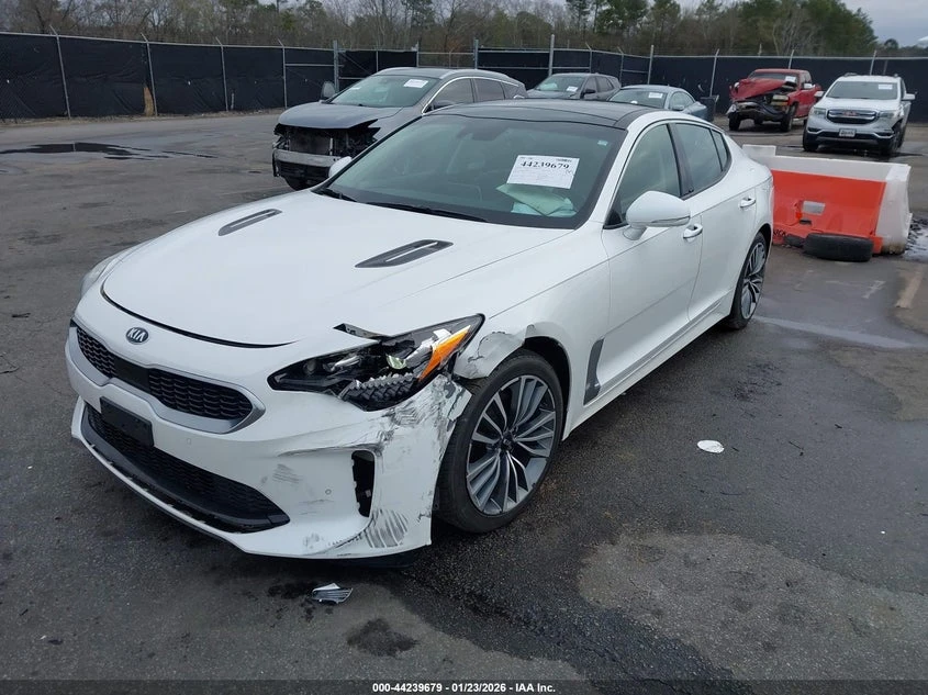 Kia Stinger 2l Premium, снимка 2 - Автомобили и джипове - 53905555