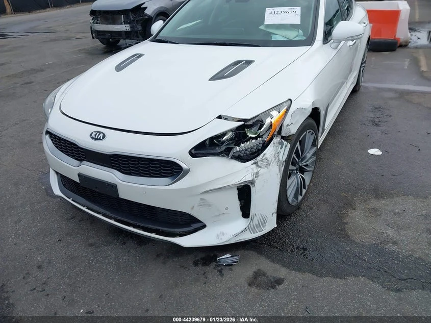 Kia Stinger 2l Premium, снимка 6 - Автомобили и джипове - 53905555