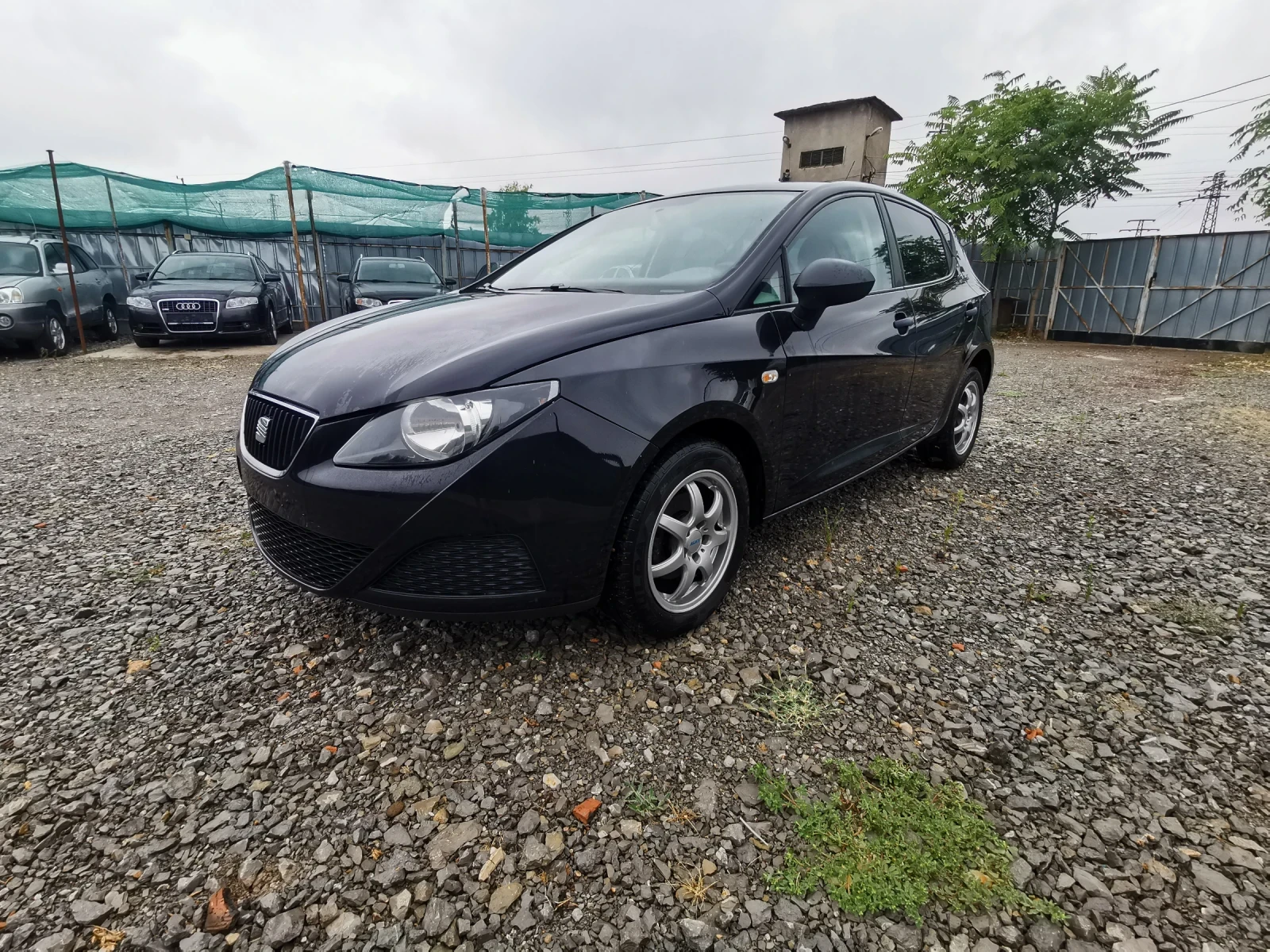 Seat Ibiza 1.4-86кс клима, снимка 2 - Автомобили и джипове - 55941684
