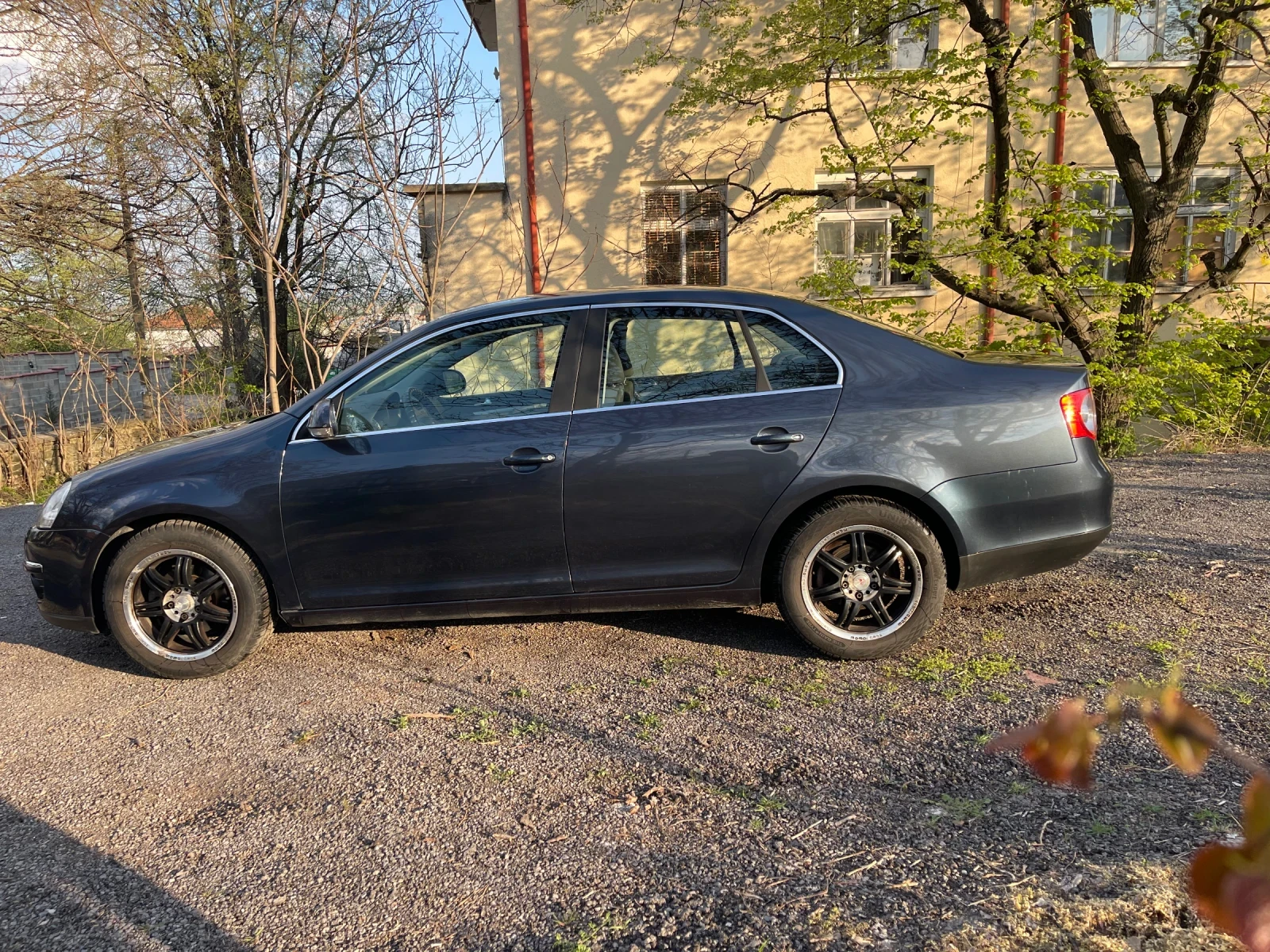 VW Jetta 1.9 TDI, снимка 3 - Автомобили и джипове - 54258696