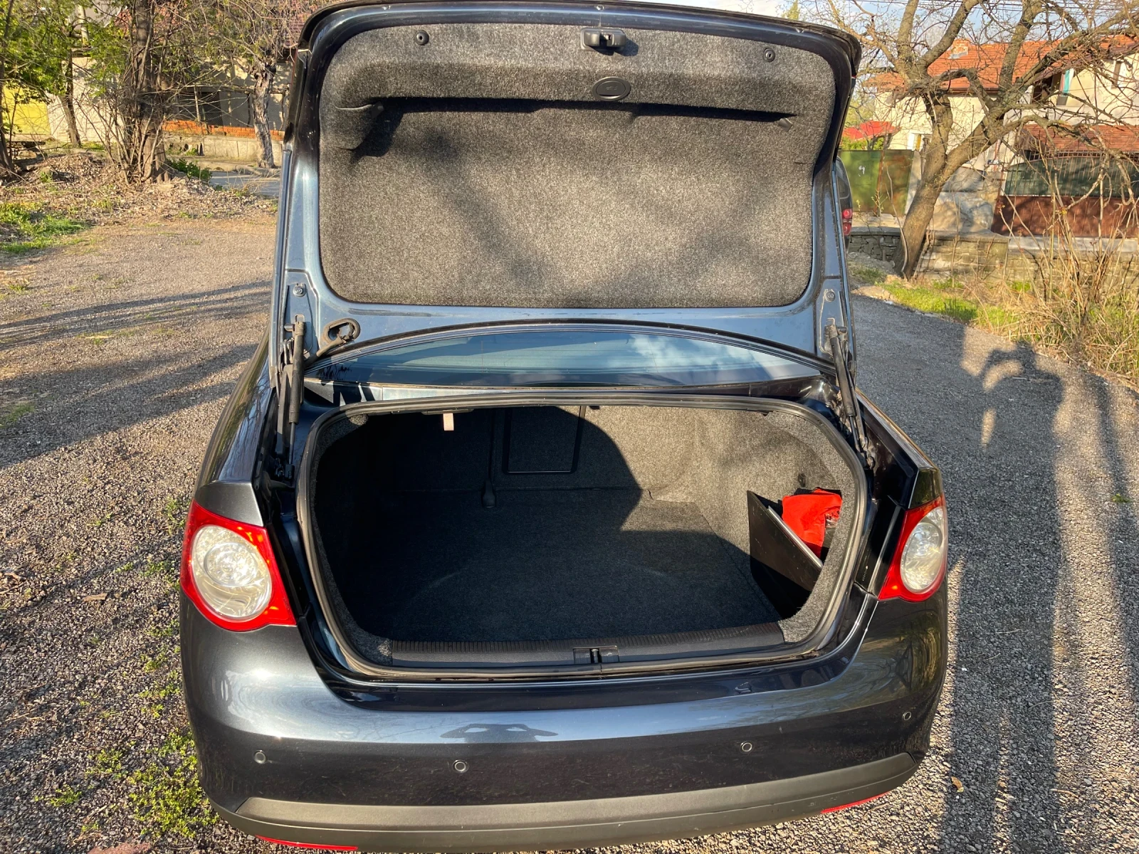 VW Jetta 1.9 TDI, снимка 14 - Автомобили и джипове - 54258696