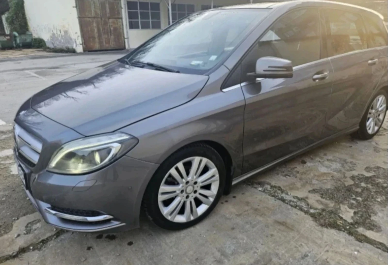 Mercedes-Benz B 180 Full Prestige , снимка 3 - Автомобили и джипове - 54259831