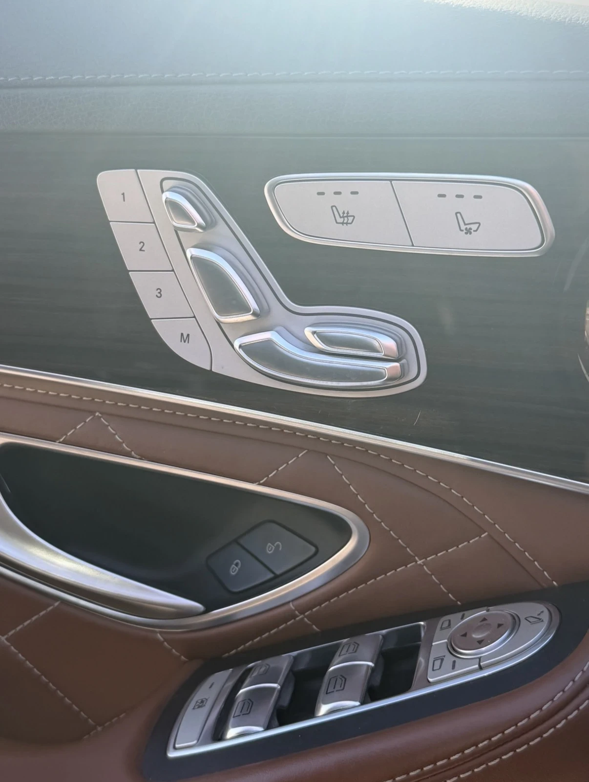 Mercedes-Benz C 300 AMG Line Designo, снимка 12 - Автомобили и джипове - 54315450