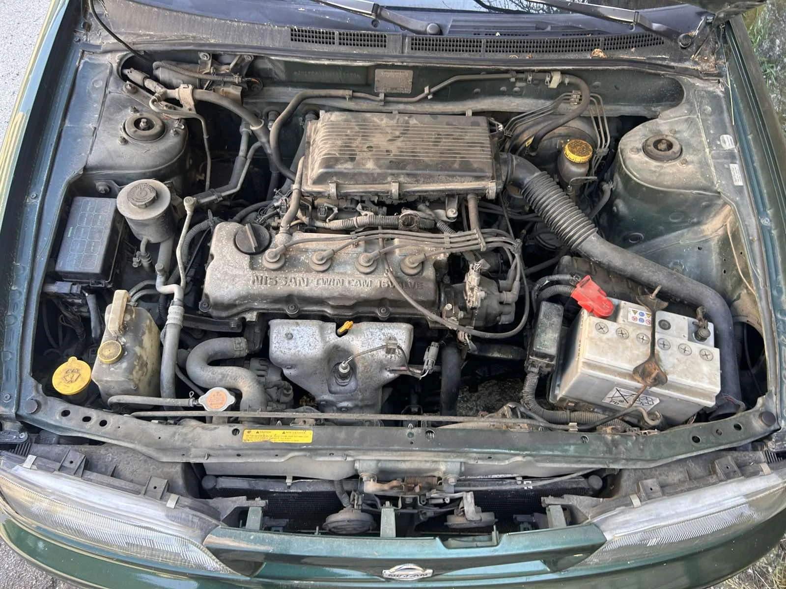 Nissan Almera 1.6, снимка 7 - Автомобили и джипове - 54844843