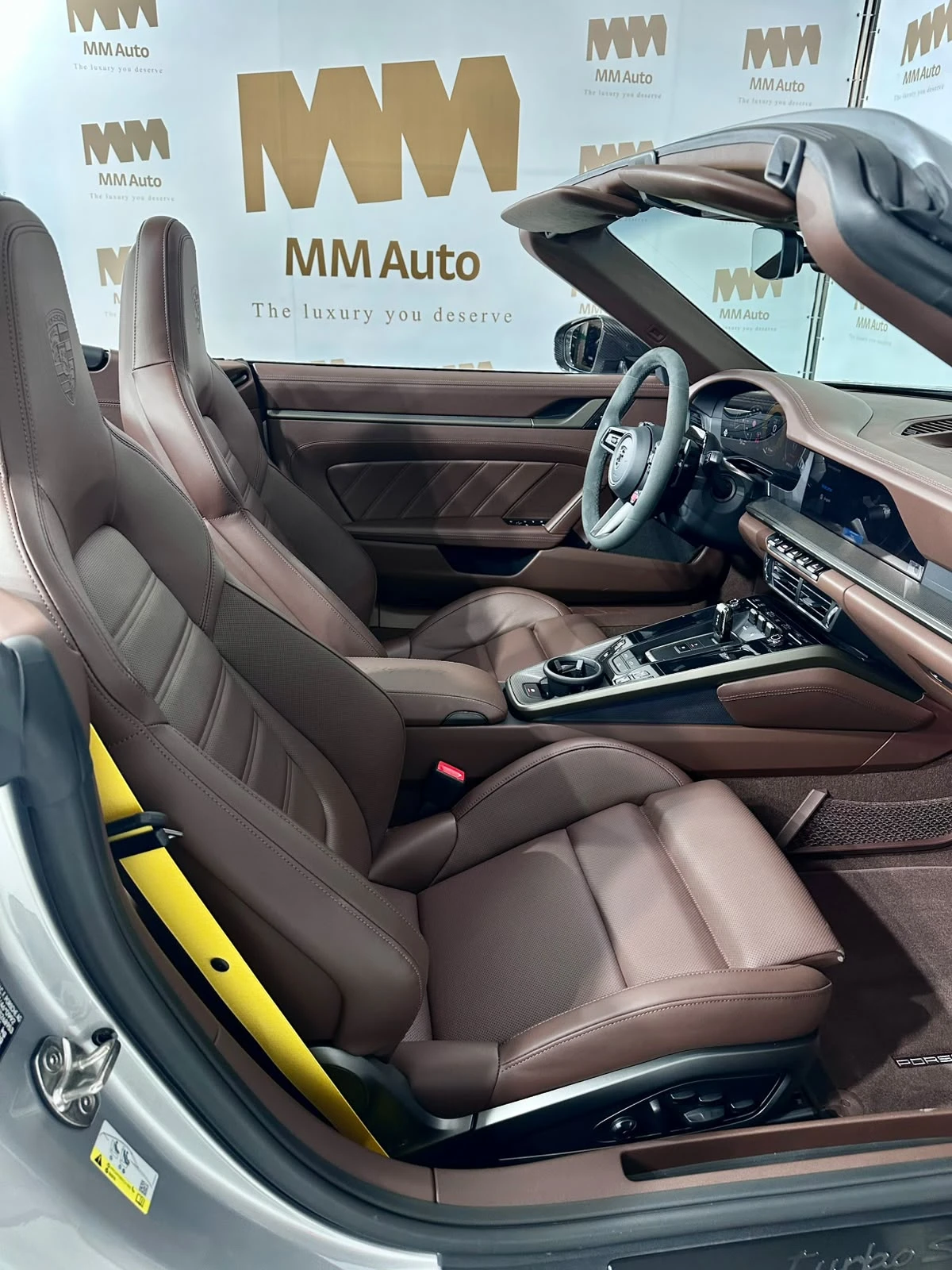 Porsche 911 Turbo S 992.2 Cabrio* Carbon* Burmester* Lift* Chr, снимка 10 - Автомобили и джипове - 55197610