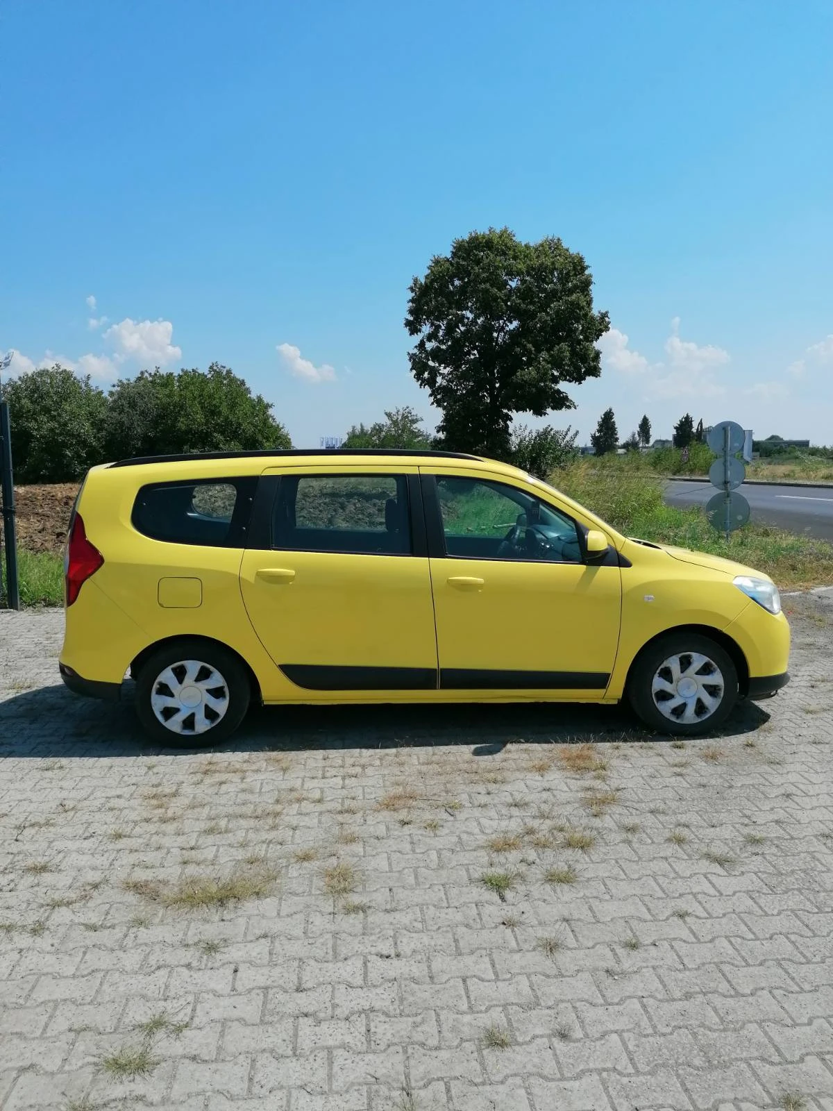 Dacia Lodgy 1.6 БЕНЗИН-ГАЗ, снимка 6 - Автомобили и джипове - 55599071
