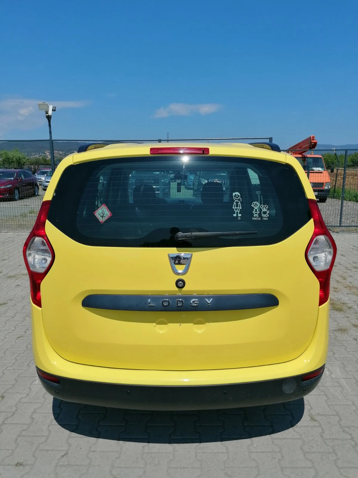 Dacia Lodgy 1.6 БЕНЗИН-ГАЗ, снимка 9 - Автомобили и джипове - 55599071