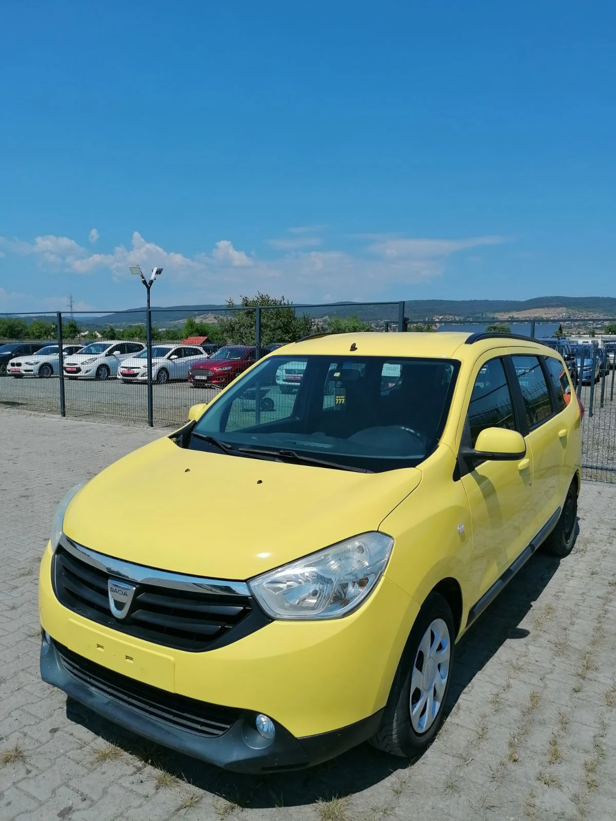 Dacia Lodgy 1.6 БЕНЗИН-ГАЗ, снимка 3 - Автомобили и джипове - 55599071
