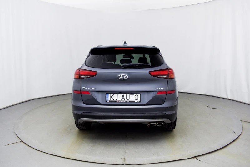 Hyundai Tucson 2.0 CRDI, снимка 8 - Автомобили и джипове - 44068590