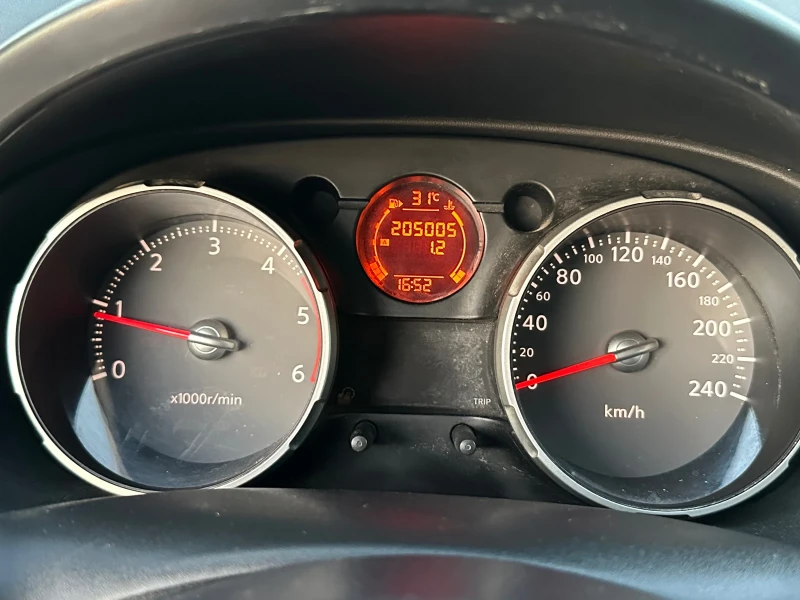 Nissan Qashqai 1.5DCI, снимка 6 - Автомобили и джипове - 51486474