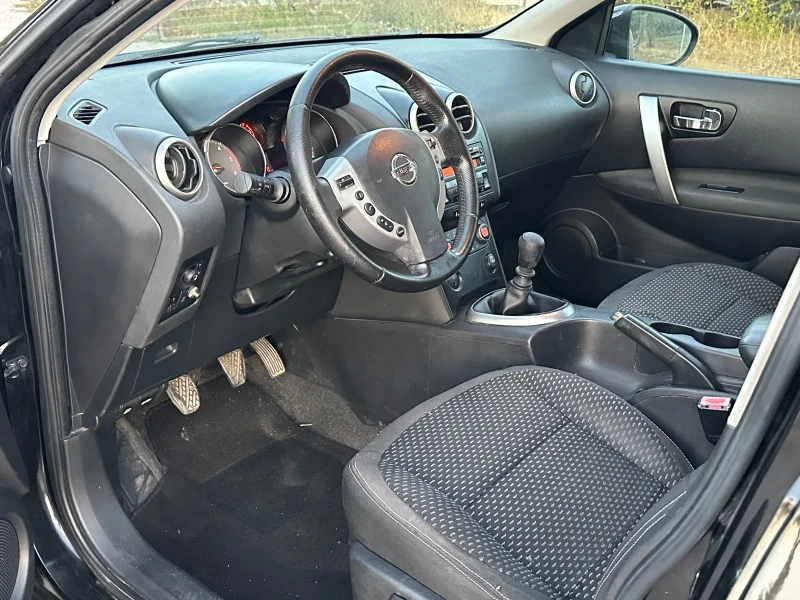 Nissan Qashqai 1.5DCI, снимка 5 - Автомобили и джипове - 51486474