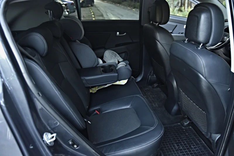 Kia Sportage KIA Sportage crdi awd, снимка 12 - Автомобили и джипове - 52711939