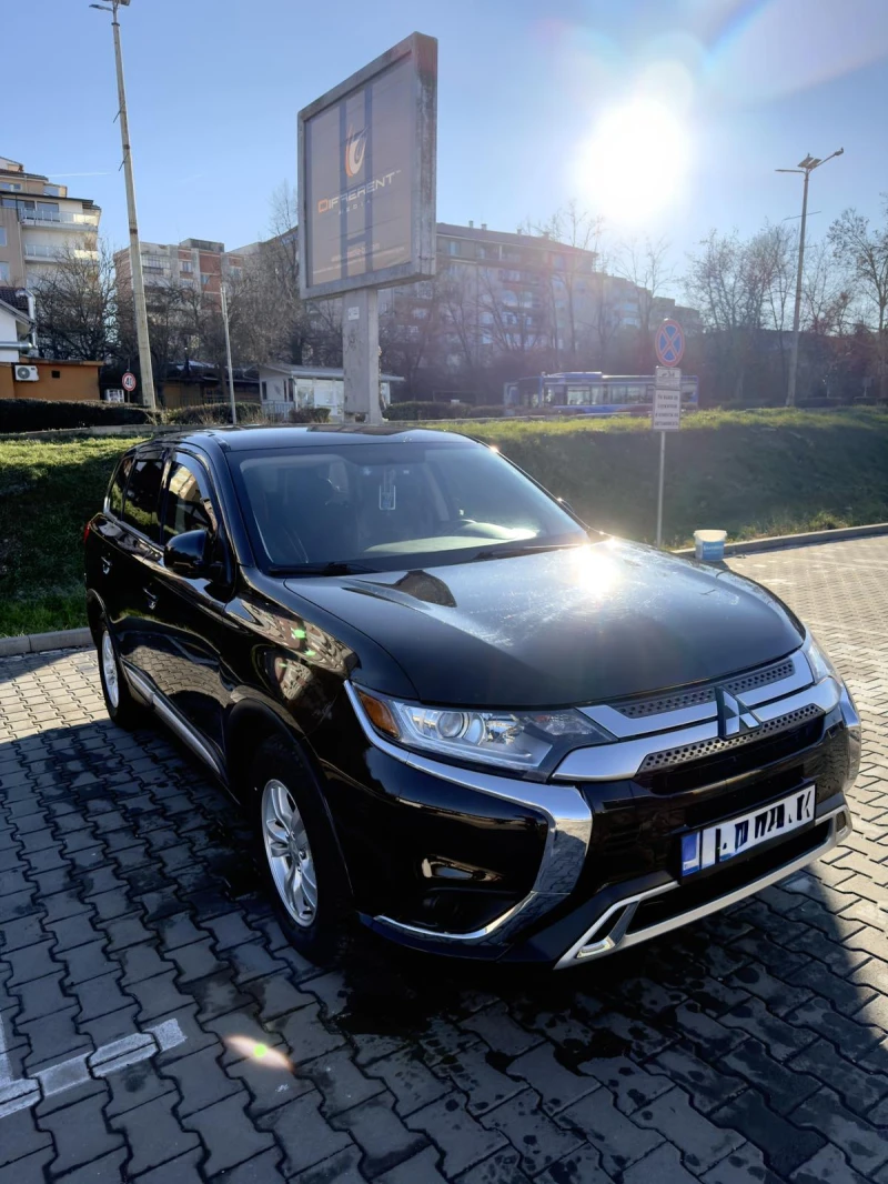 Mitsubishi Outlander, снимка 3 - Автомобили и джипове - 52957149