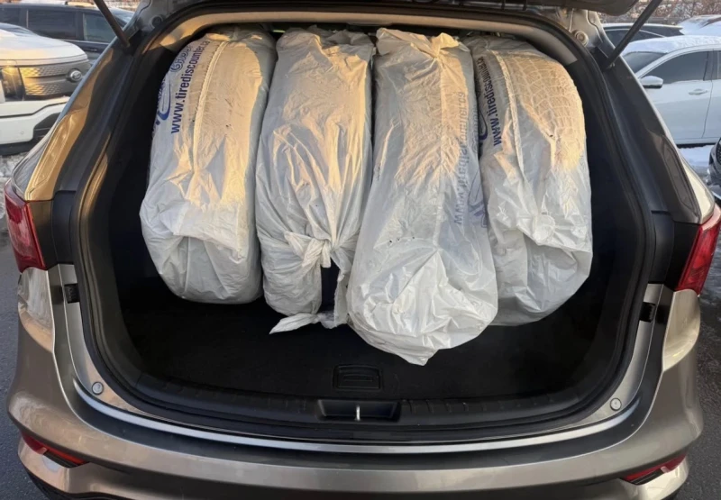 Hyundai Santa fe Sport * * AWD * * Камера * * Подгреви * * Панорама, снимка 13 - Автомобили и джипове - 53331306