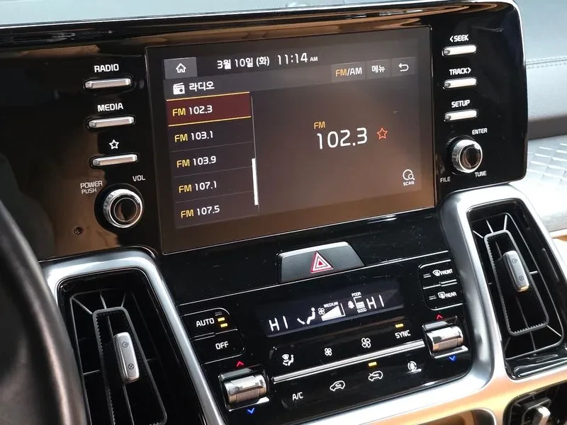 Kia Sorento Diesel 2.2 2Wd Noblesse, снимка 14 - Автомобили и джипове - 55641838