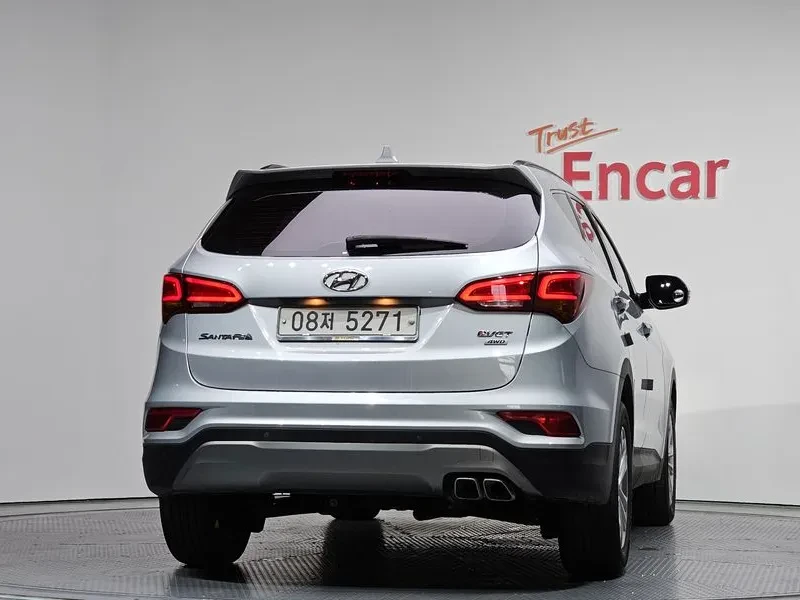 Hyundai Santa fe 2.0 CRDi 4WD - САМО 30% АВАНС, снимка 4 - Автомобили и джипове - 56021693