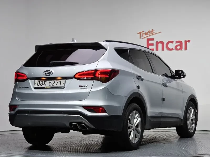 Hyundai Santa fe 2.0 CRDi 4WD - САМО 30% АВАНС, снимка 2 - Автомобили и джипове - 56021693