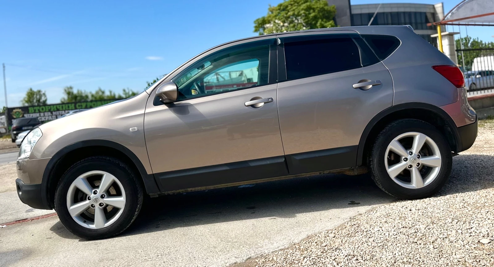Nissan Qashqai 2.0i 141HP AUTOMATIC 4WD - изображение 4