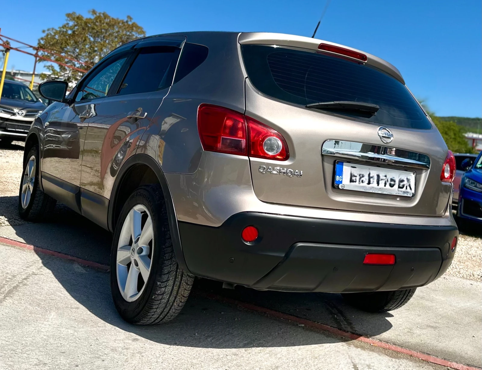 Nissan Qashqai 2.0i 141HP AUTOMATIC 4WD - изображение 8