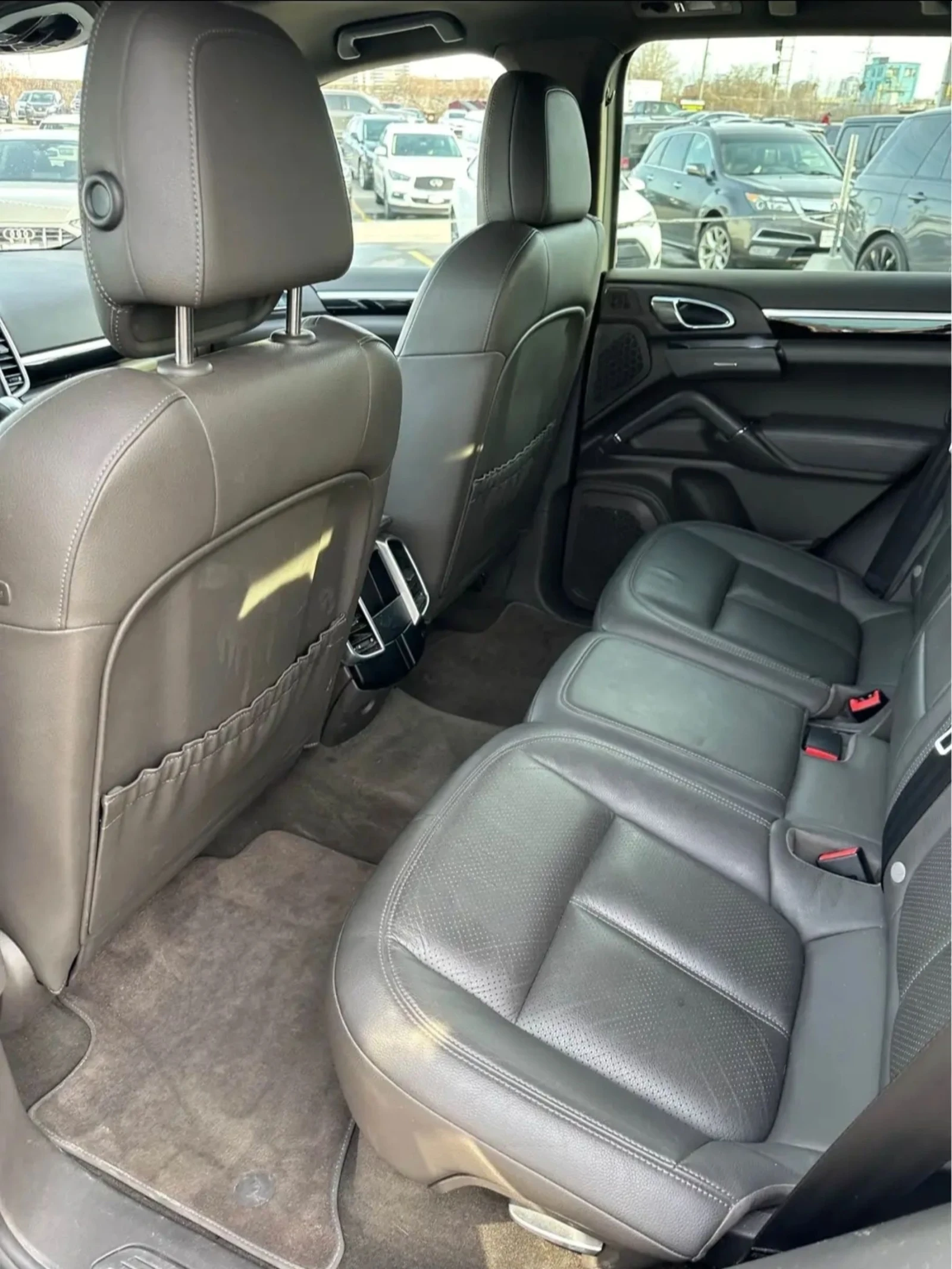 Porsche Cayenne 2016/101000KM/ЛЮК/4x4/Carfax, снимка 13 - Автомобили и джипове - 53839381