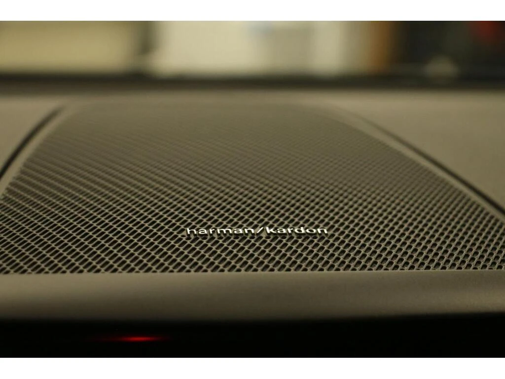 Volvo XC60 AWD R-Design - NAVI| PANO| CAMERA| BLINDSPOT| 2xRI, снимка 17 - Автомобили и джипове - 53913441